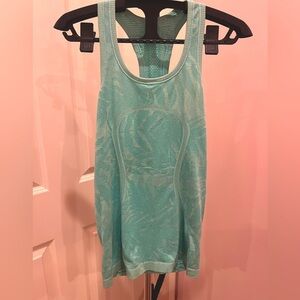 Lululemon tank top